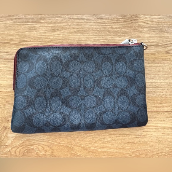 Coach pouch - Picture 2 of 4